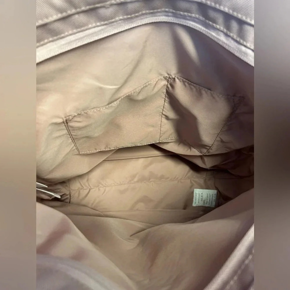 Herschel Supply Co Mica Tote Bag Ash Rose
Carryon Zipper Top Travel Bag NWT - Picture 9 of 11